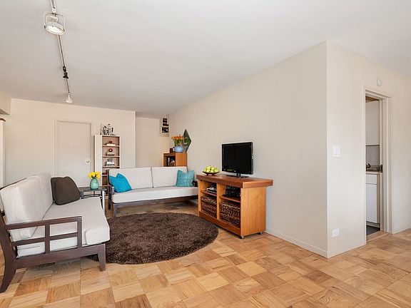 4th image of 185 W End Ave APT 27L