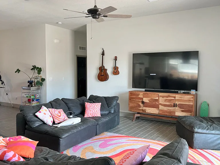 2474 Bastidas Dr — Photo 5