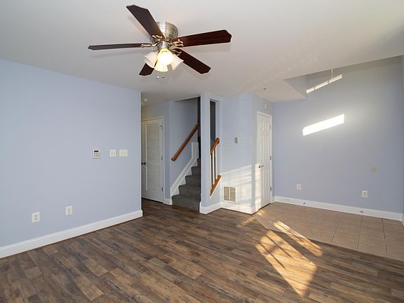 5th image of 320 Scott St