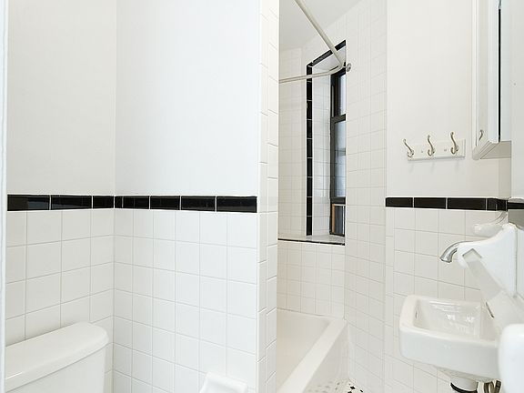 5th image of 313 E 95th St APT 22