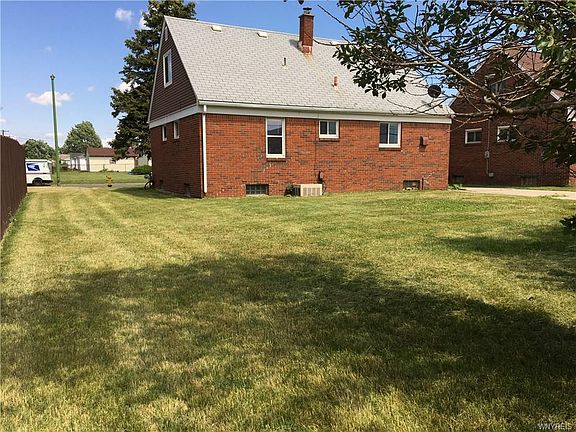 2nd image of 62 Laurentian Dr
