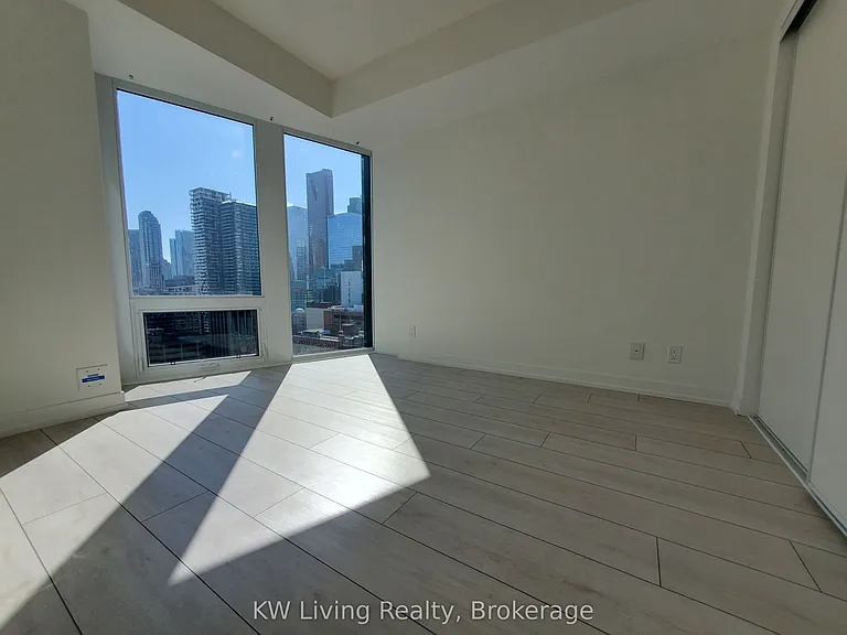 60 Shuter St #2603 — Photo 8