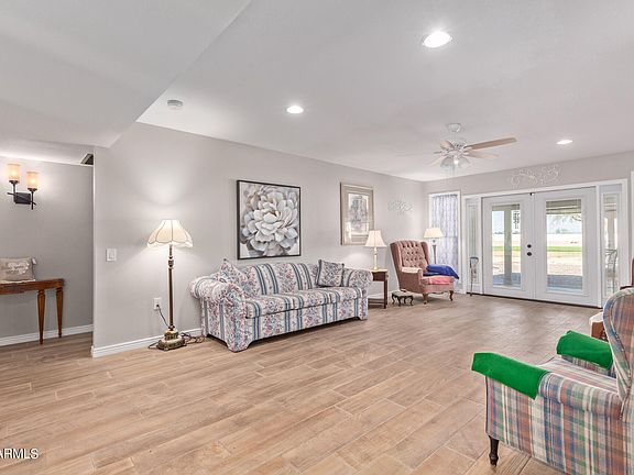 5th image of 9704 W AUGUSTA Drive
