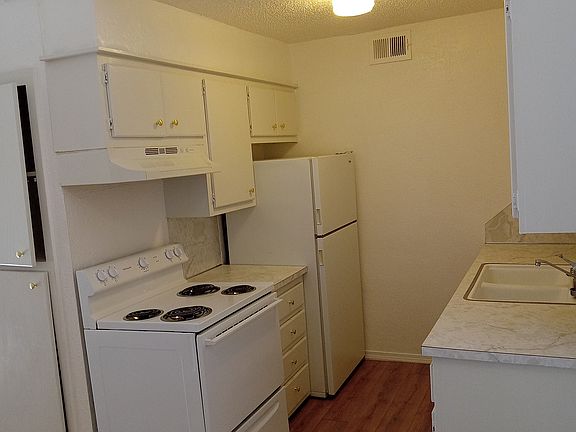 3rd image of 1938 N 9th Ave APT B7