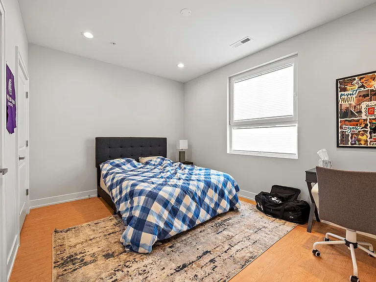 2211 Maple Ave #203 — Photo 35