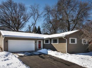 2713 Dana Dr, Burnsville, MN 55337