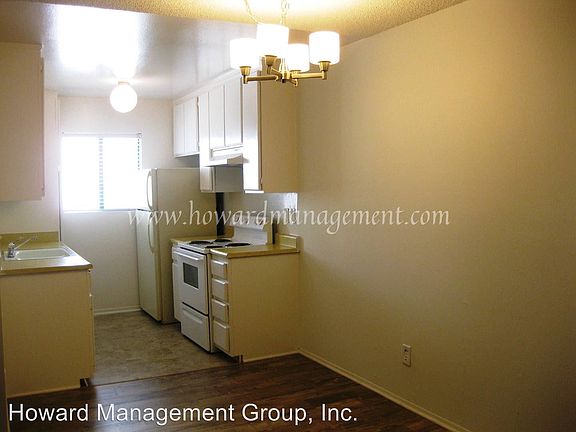 4th image of 323 Bicknell Ave APT 210