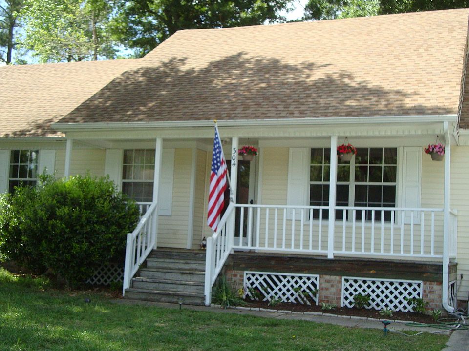 1st image of 304 Fern Dr