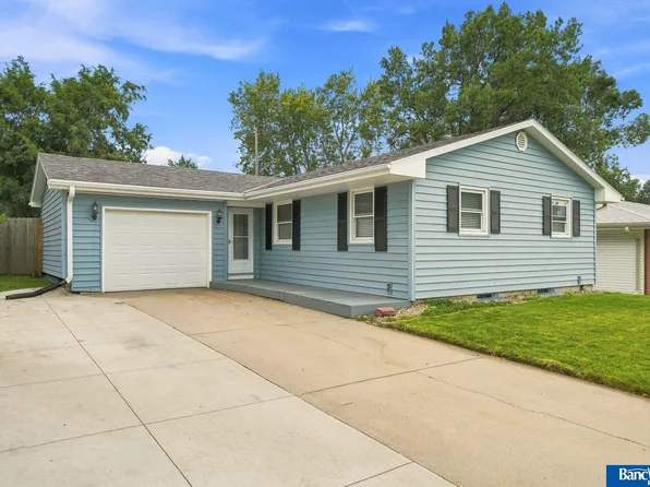 7041 Garland St, Lincoln, NE 68505