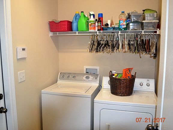 3rd image of 3022 Belmont Dr