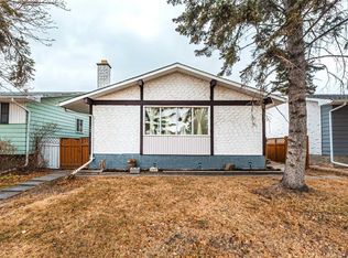 147 Dovercliffe Way SE, Calgary, AB T2B 1W6