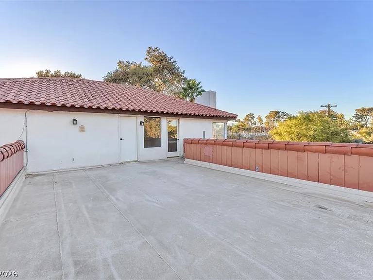2868 Vista Del Sol Ave — Photo 53