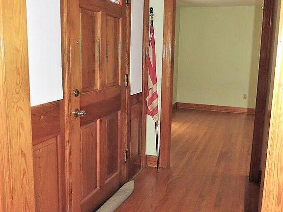 4th image of 3525 Gladden Dr