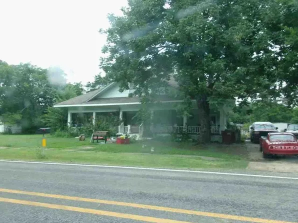 410 Young St, Blossom, TX 75416