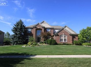 8320 Oxford Ln, Grand Blanc, MI 48439