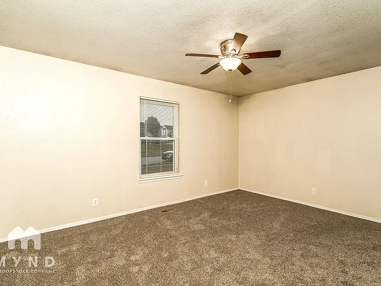 4417 W Toledo St — Photo 12