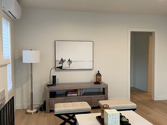 3rd image of 425 W Linda Vista Ave