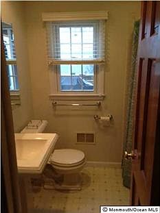 3rd image of 444 Woodbine St