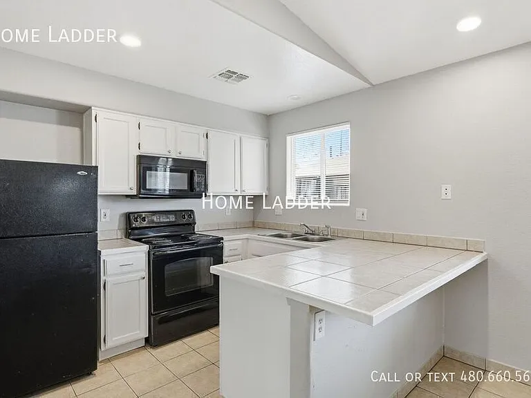 1724 W Carol Ave #A — Photo 12