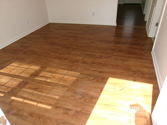 3rd image of 141 17th Street Pl NW #141