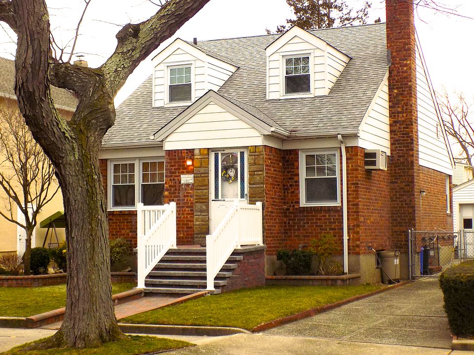 1st image of 121 2nd St