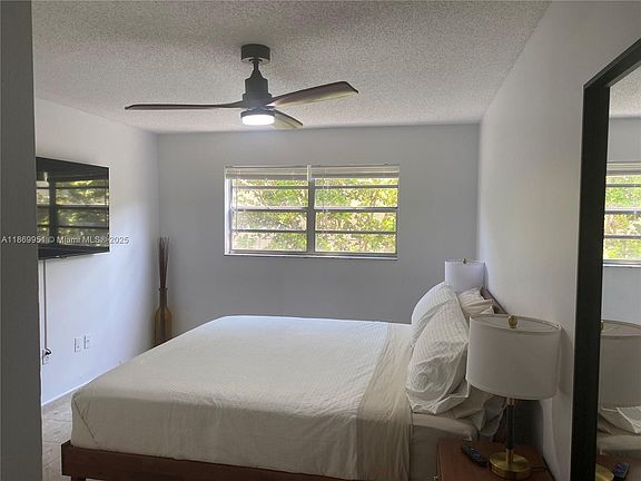 4th image of 1605 Meridian Ave APT 202