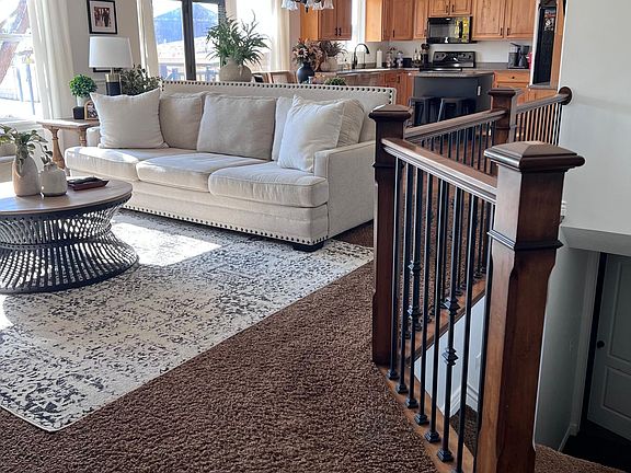 Living room/ Kitchen