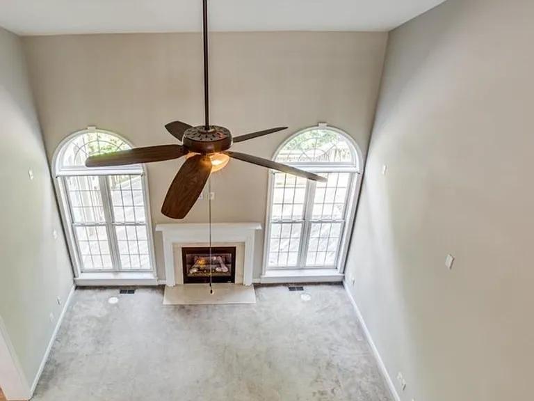 10410 Silver Creek Ct — Photo 11