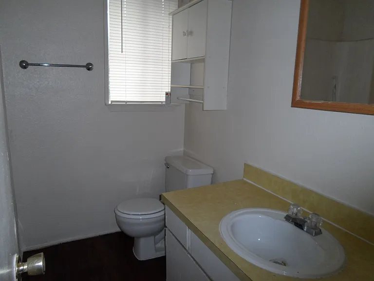 1400D Holleman Dr — Photo 11