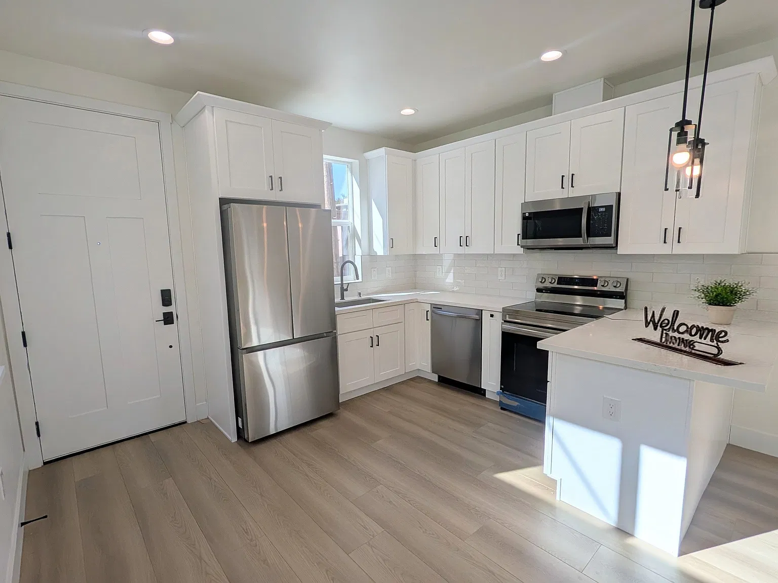 1 bed, 600 sqft, $1,950 — Photo 2
