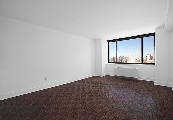 4th image of 420 W 42nd St APT 32e