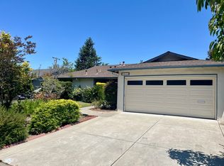 1078 Cuesta Dr, Mountain View, CA 94040