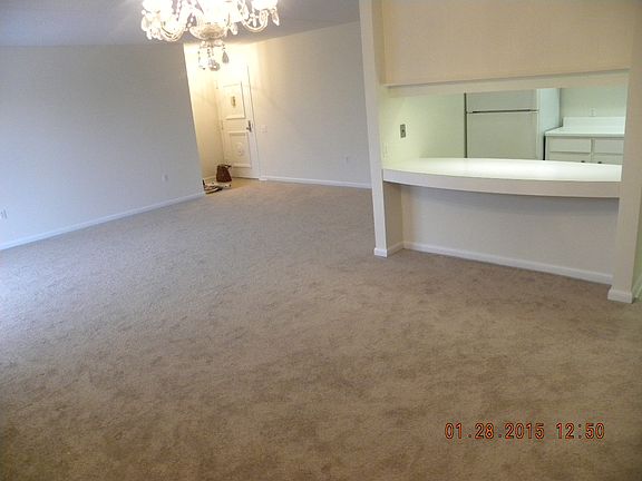 5th image of 1635 Edgewood Pl Unit 102