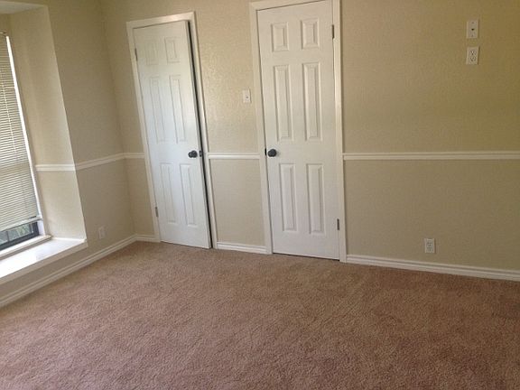 5th image of 1010 N College Ave