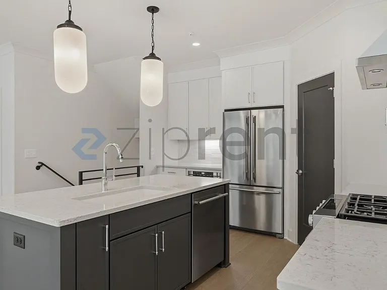 425 S Walker St — Photo 16