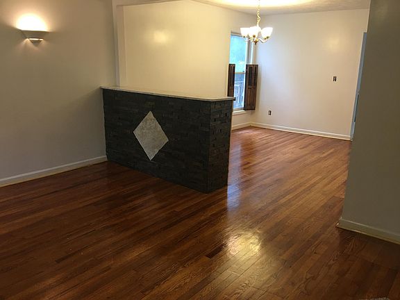 4th image of 309 2nd North St