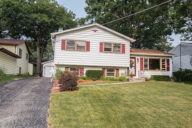 1st image of 90 Bridgewood Dr