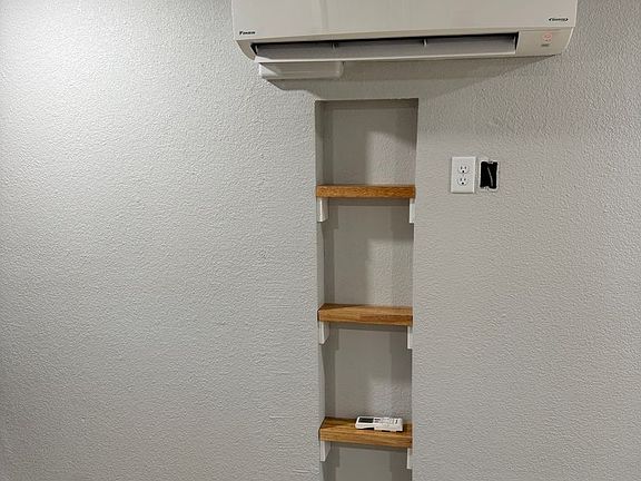 4th image of 655 Rogue River Hwy APT 5
