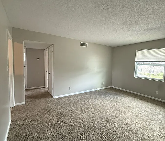 101 Woodhouse Ln #D — Photo 5