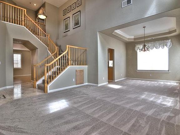 3rd image of 1530 Peregrine Dr