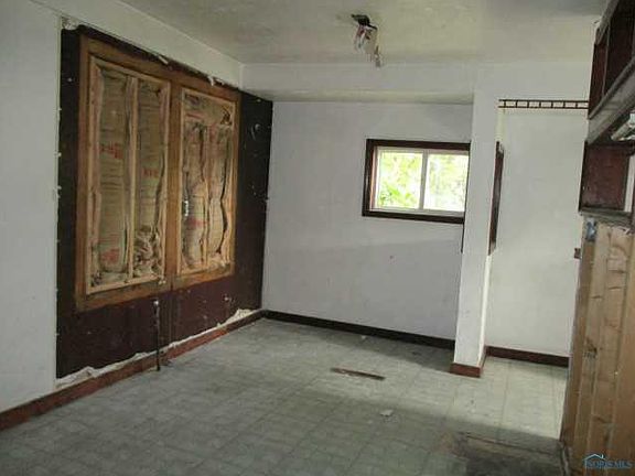 3rd image of 2216 Hollywood Ave