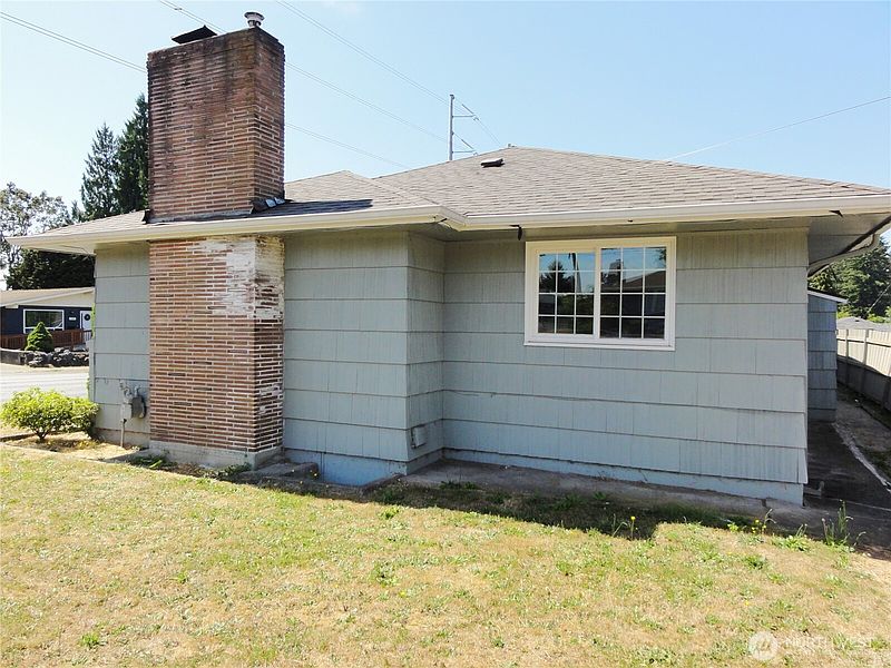 3rd image of 1101 S 72nd Street