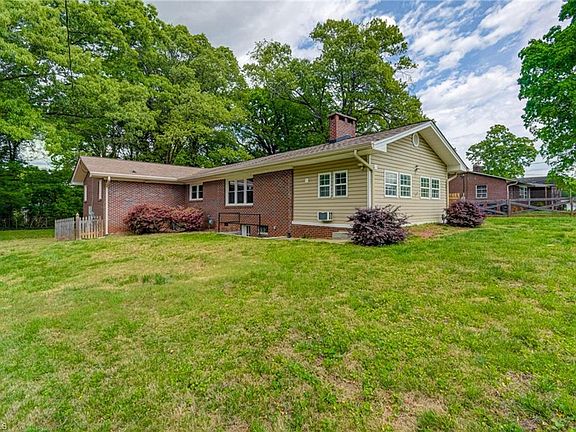 3rd image of 3915 Avera Ave