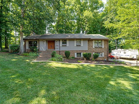 3rd image of 3535 Edgewood Cir NW
