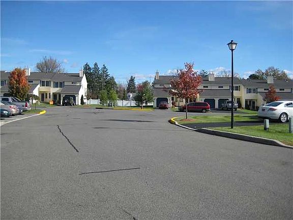 2nd image of 32 Pond Hill Ln #32