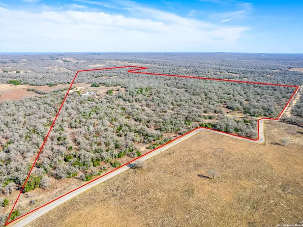 6003 Nockenut Rd, Seguin, TX 78155