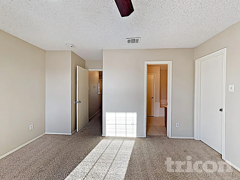 2036 Talon Dr — Photo 8