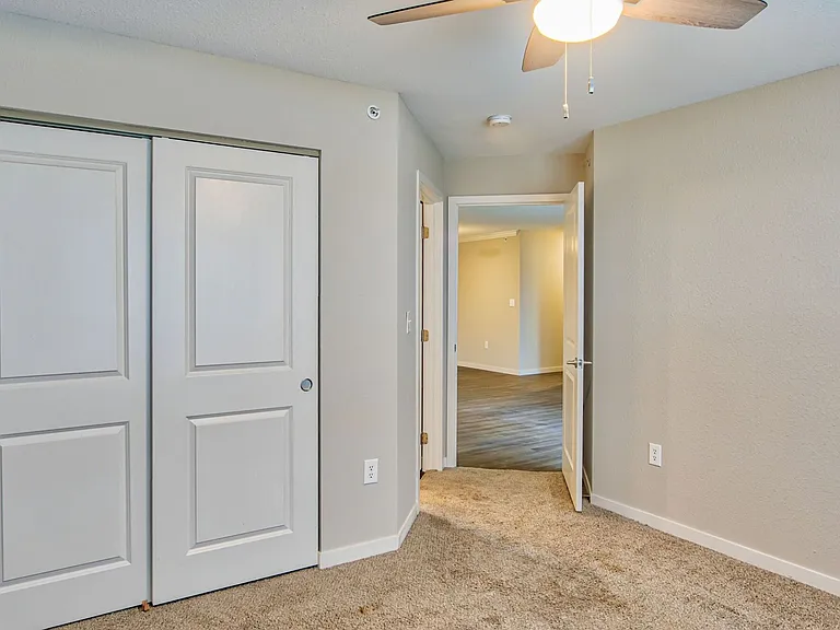3 Bedroom - 3 Bed / 2 Bath - 1,184 Sq.Ft.