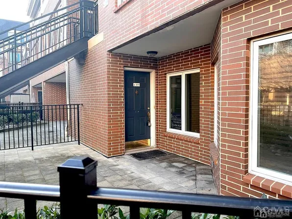 368 Rector St Unit 317, Perth Amboy, NJ 08861