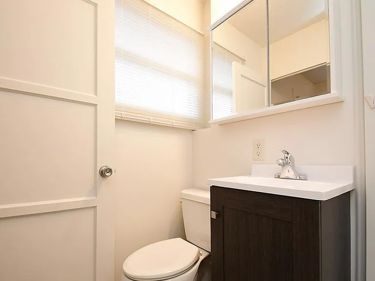 4526 Randolph St — Photo 21